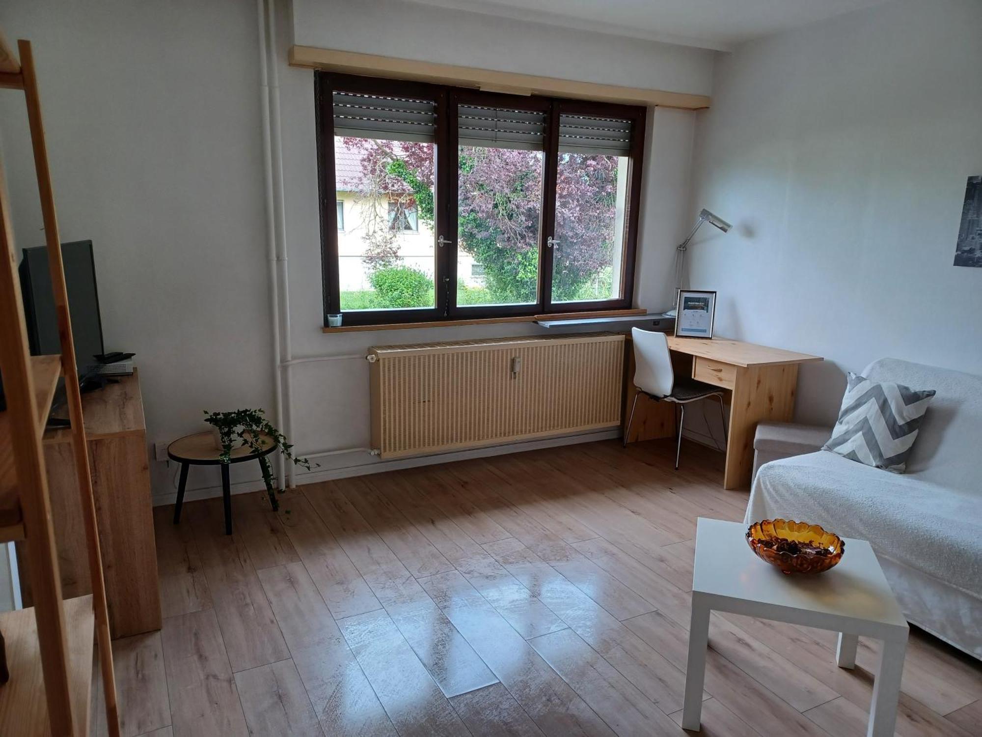 Studio Rdc Calme Avec Parking Ferme Pres Autoroute Et Tram C 牟罗兹 外观 照片