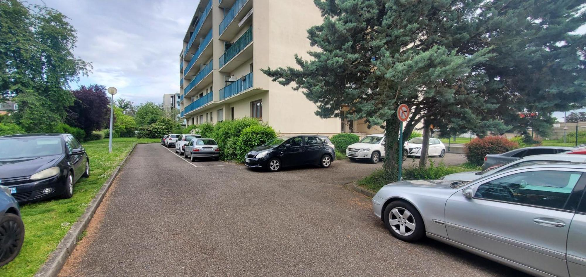 Studio Rdc Calme Avec Parking Ferme Pres Autoroute Et Tram C 牟罗兹 外观 照片