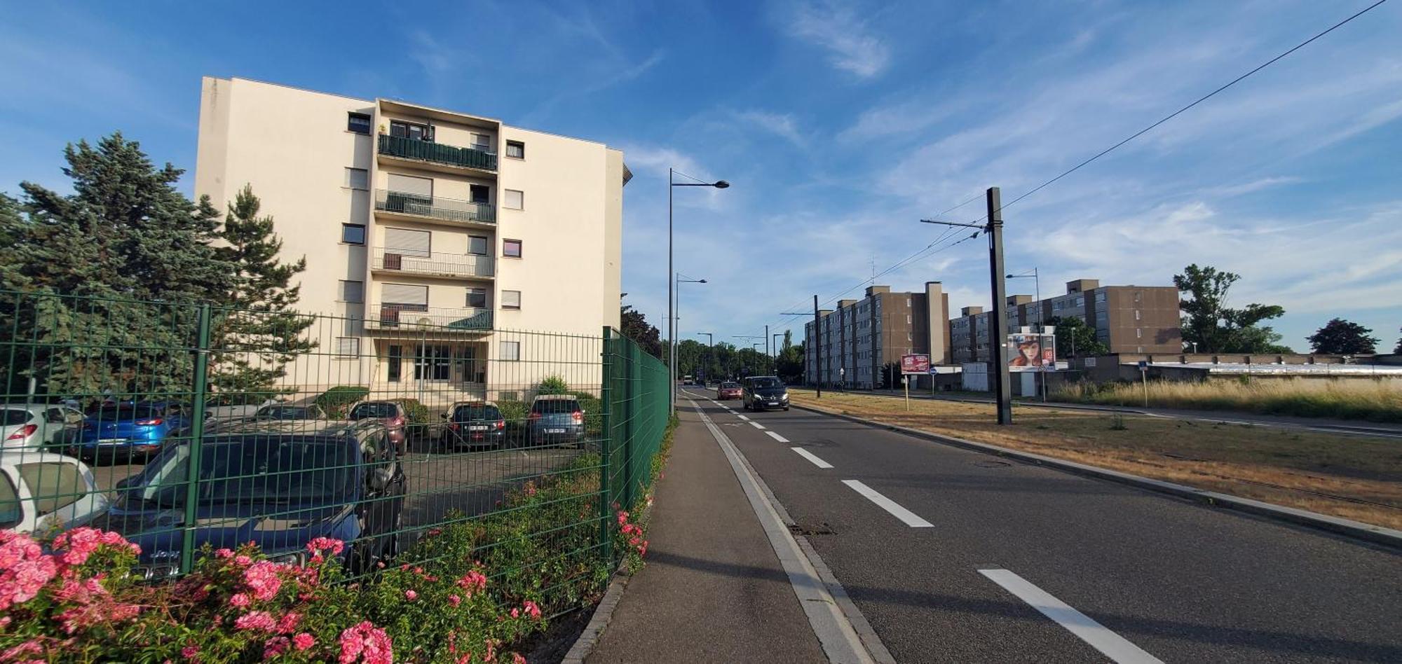 Studio Rdc Calme Avec Parking Ferme Pres Autoroute Et Tram C 牟罗兹 外观 照片