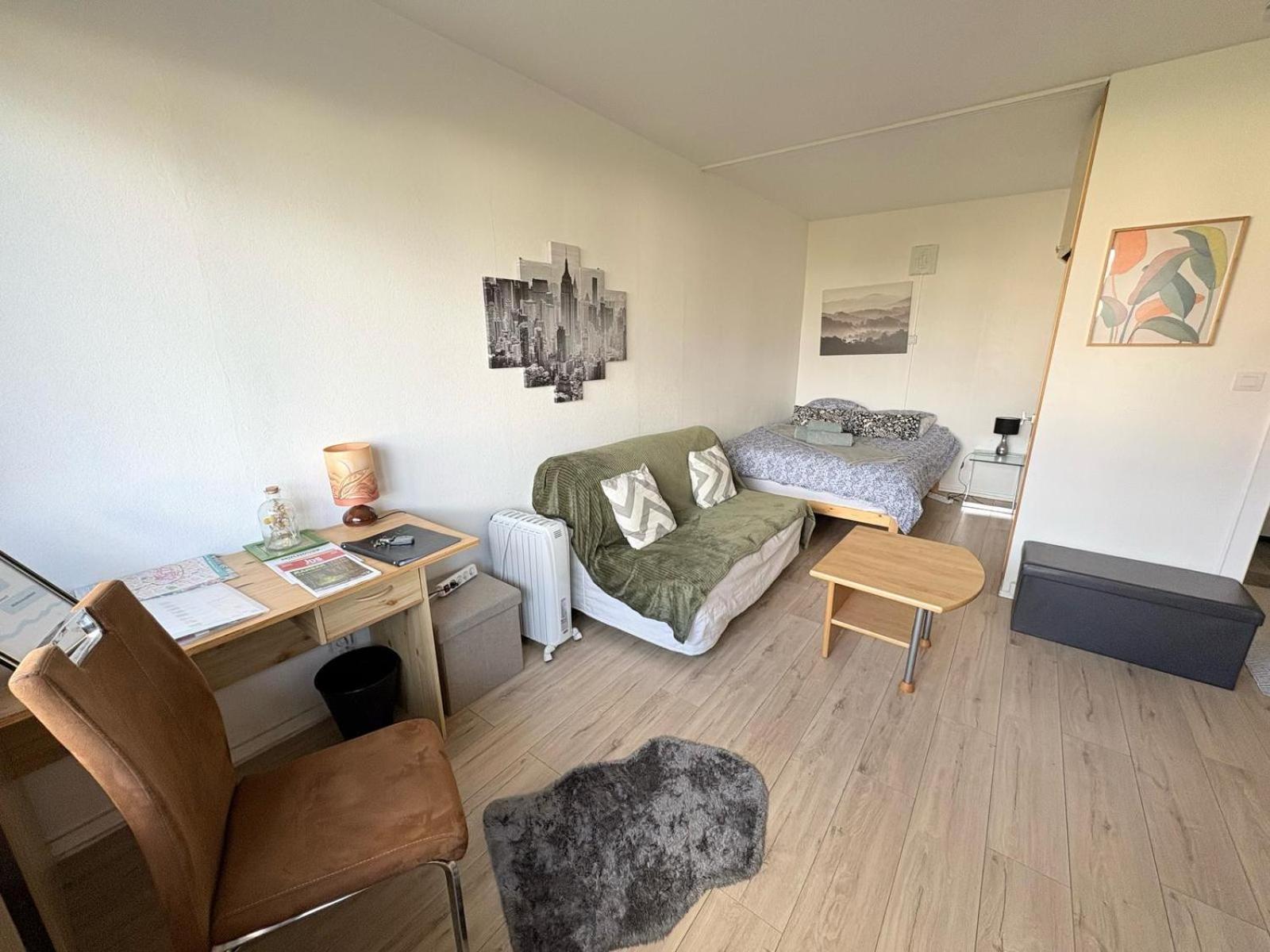 Studio Rdc Calme Avec Parking Ferme Pres Autoroute Et Tram C 牟罗兹 外观 照片